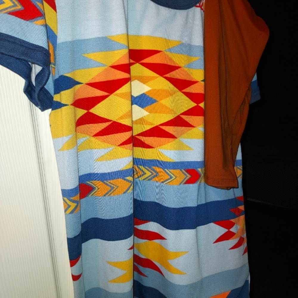 Lularoe outfit tc leggings large liv never worn